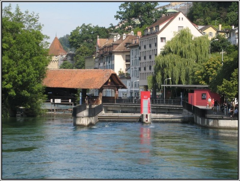Ein kleines Wasserwerk in Luzern an der Reuss, aufgenommen am 23.07.2007.