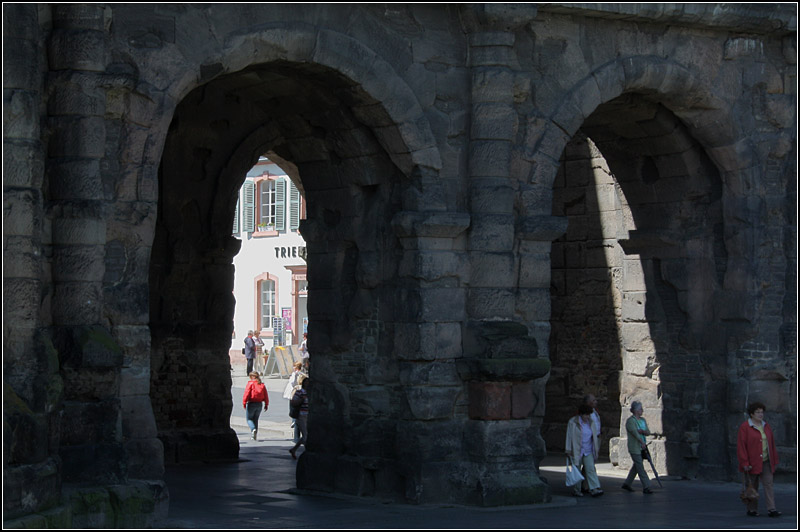 Ein recht dsters Tor, die Porta Nigra in Trier. 22.05.2009 (Matthias)