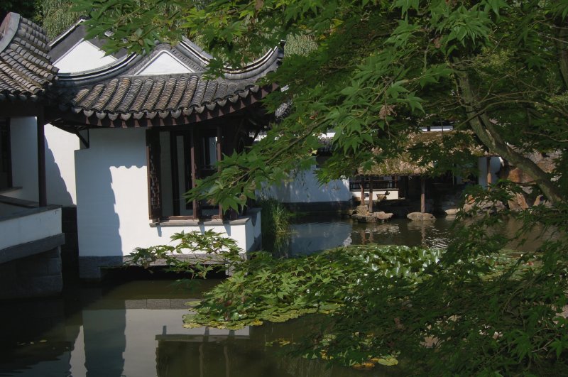 Ein sehr beliebtes Fotomotiv ist sicher dieser Chinesische 
Garten im Botanischen Garten Bochum