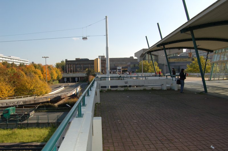 Ein Teil der Ruhr-Universitt. Hier studieren ca. 32.000 Studenten in einer der 10 grten Unis Deutschlands. Die Uni liegt im Stadtteil Bochum-Querenburg