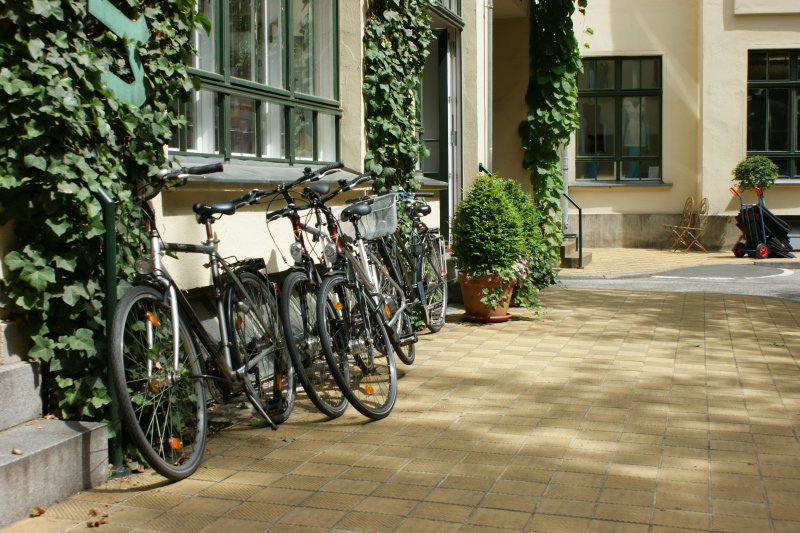 Ein viel benutztes Verkehrsmittel Berlins: Fahrrder!
(Juni 2009)