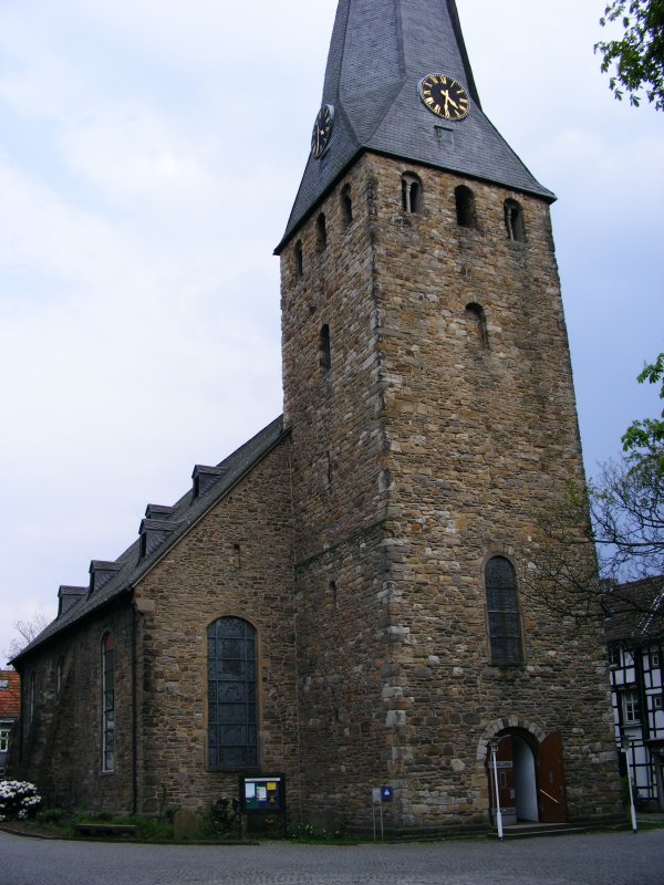 Eine Kirche in der Altstadt von Hattingen am 15. April 2009.