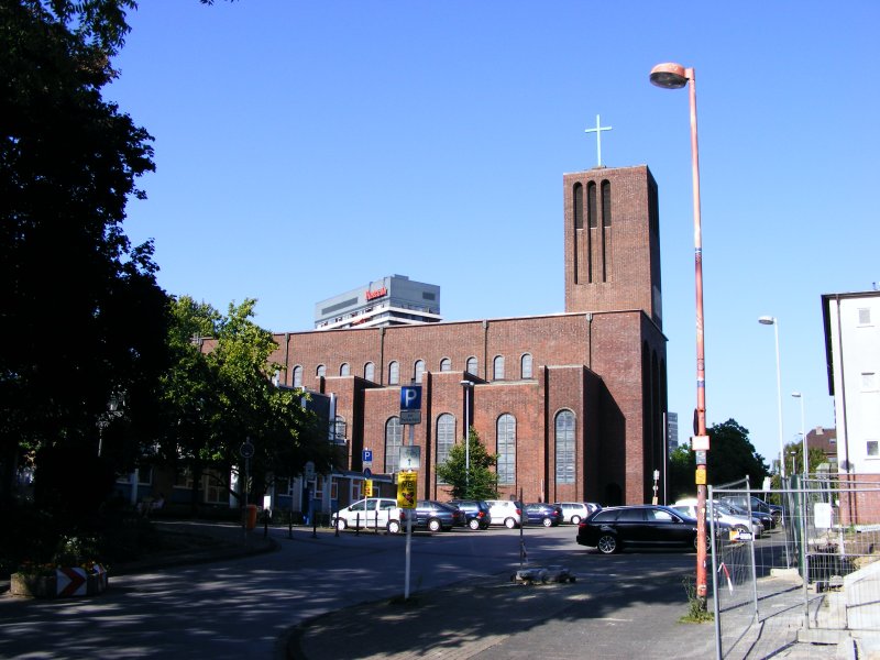 Eine Kirche am Siegfried-Reda-Platz