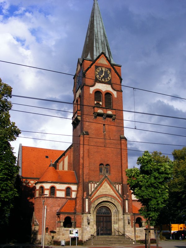 Eine Kirche in Lünen-Brambauer am 19. Juli 2008.