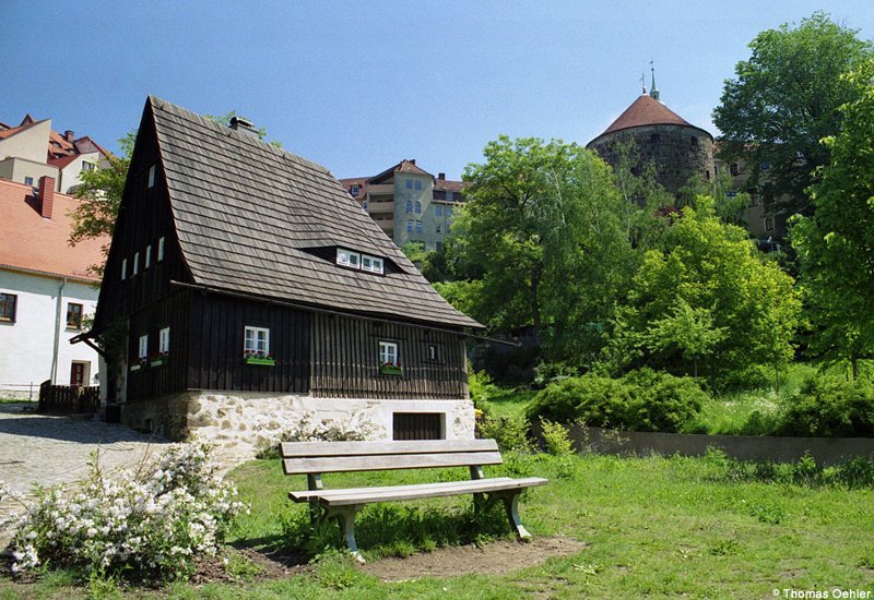 Eines der ltesten Bautzener Wohnhuser ist das  Hexenhusel  - ein ehemaliges Fischerwohnhaus vom Anfang des 17.Jh.; Aufnahme vom Mai 2005.