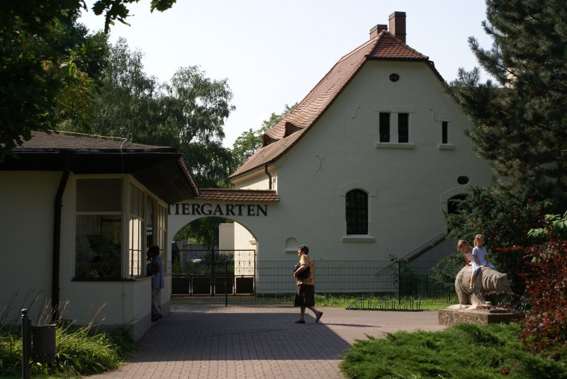 Eingangsbereich des 100jhrigen Tierparks. Auf seinen 8,5ha tummeln sich 125 Tierarten.