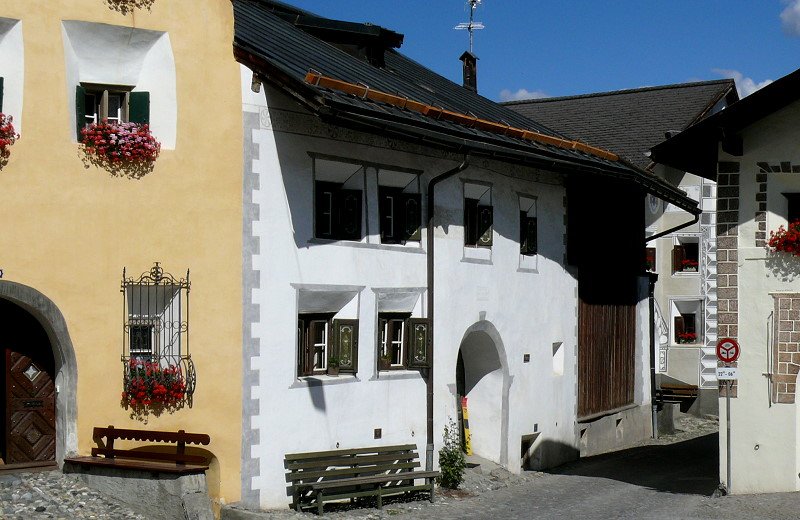 Engadiner Bauernhaus am 27.08.2008 in Scuol