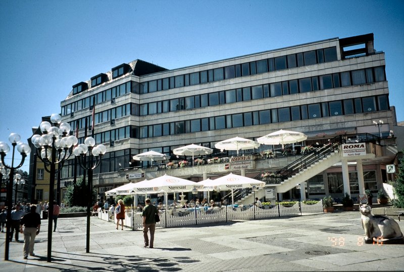 Erfurt - altes Angereck, inzwischen abgerissen und durch den Neubau Hugendubel ersetzt, Aufnajme vom August 1998