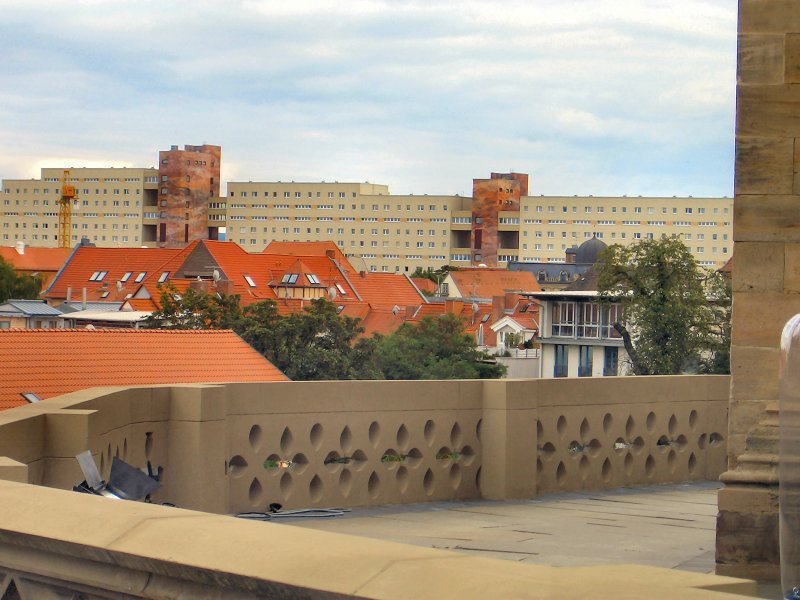 ERFURT, am Dom (Hintergrund Wohnscheibe Juri-Gagarin-Ring) -
Foto von 2005