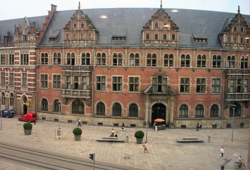 ERFURT, Blick auf die Hauptpost vor dem Umbau, um 2004