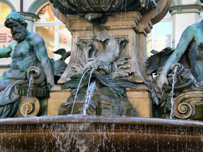 Erfurt, Detail am alten Angerbrunen, Sommer 2007