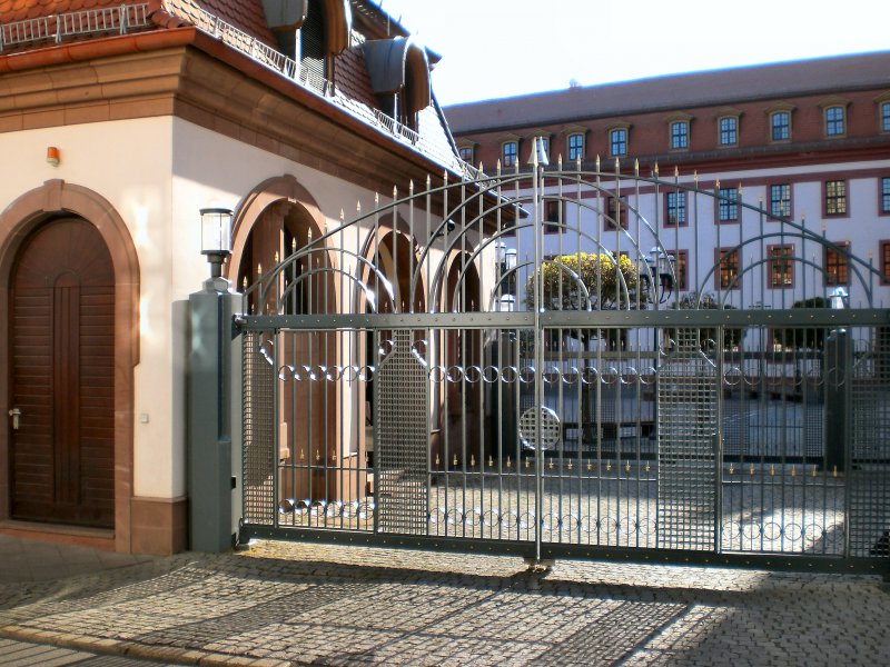 Erfurt, Eingang zum Hof des Kurmainzer Statthalterpalais, April 2007