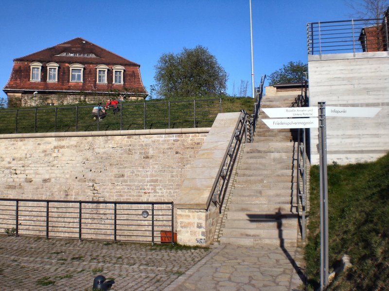 Erfurt, Festung Petersberg im Mai 2007, Wegweiser









