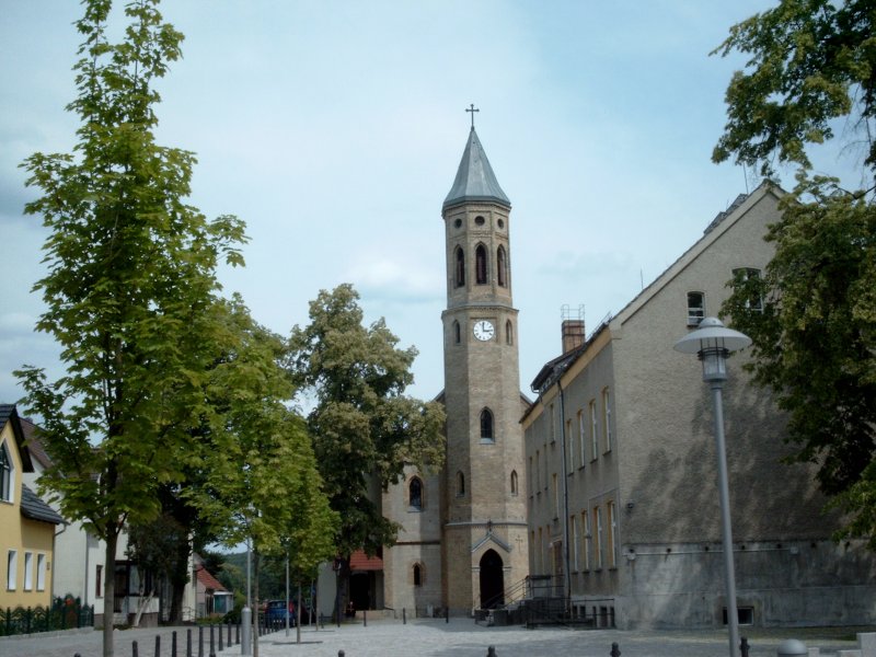 Evangelische St. Michael-Kirche im Orts-Zentrum von Woltersdorf, 2003