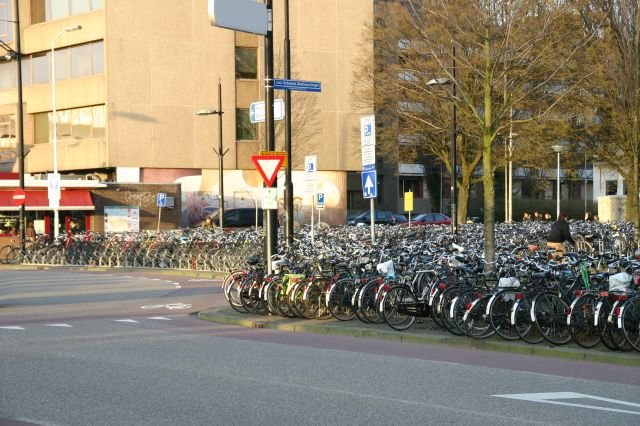 Fahrrder am Bahnhof.