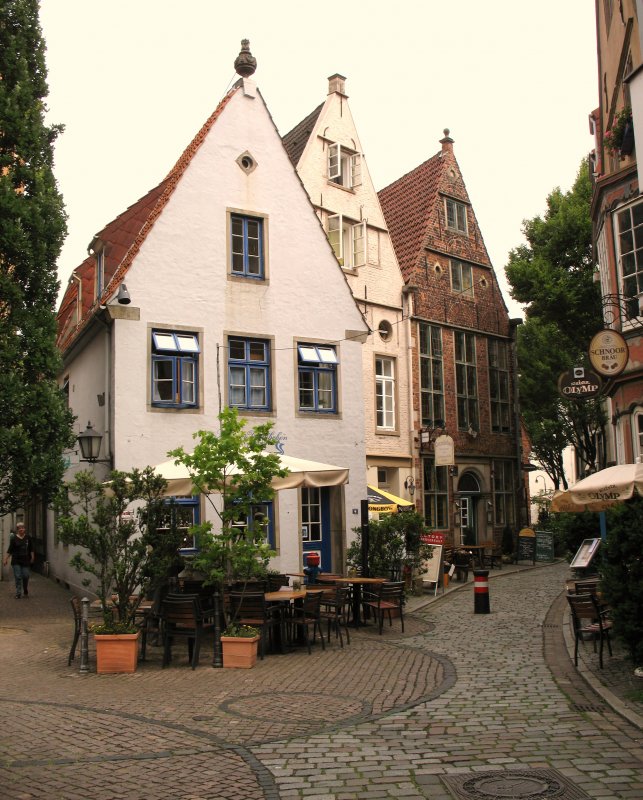 Fischer und Seeleute leben keine mehr im Schnoorviertel.
Dafr sind kleine Restaurants und Souvenirlden eingezogen. 