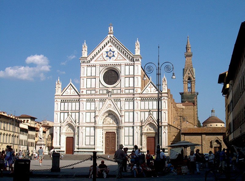 Florenz, die Franziskaner-Kirche Santa Croce beherbergt zahlreiche Kunstwerke und die Grber vieler berhmter Italiener - 08.08.2003
