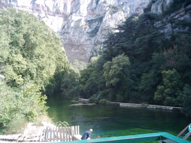 Fontaine-de-Vaucluse: woher stammt das Wasser ? Der Rtsel bleibt offen...