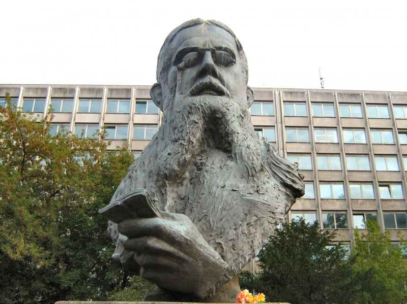 Franz-Mehring-Denkmal in Berlin, Mehringplatz, September 2008