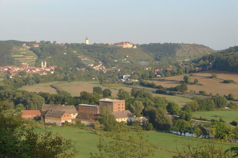 Freyburg (Unstrut) - Blick auf die Neuenburg - vorn die Mhle im OT  Zeddenbach - Foto vom 19.09.2009