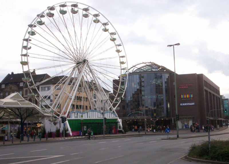 Galeria in Duisburg 
Weihnachtsmarkt mit Riesenrad