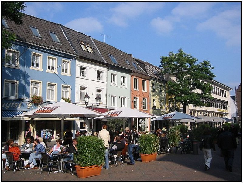 Gastronomie in der Innenstadt von Neuss. (14.10.2006)