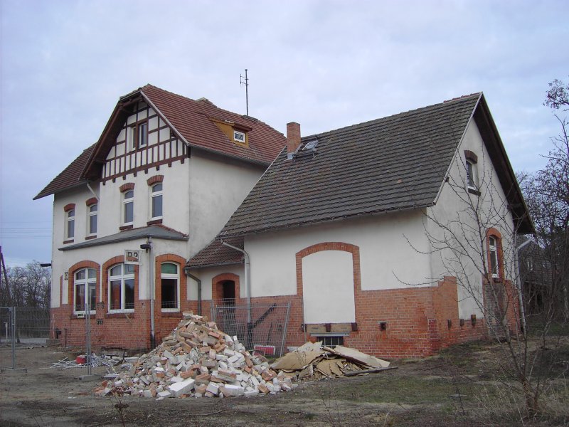 Gebude des ehemaligen Bahnhof Cottbus-Merzdorf (Gleisseite)