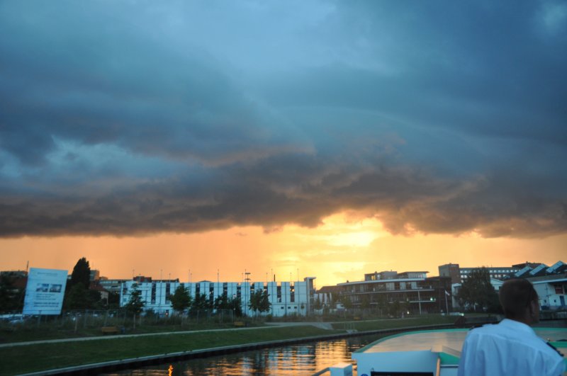 Gewitter ber Berlin. Aufnahme 24.07.09  vom Schiff aus.