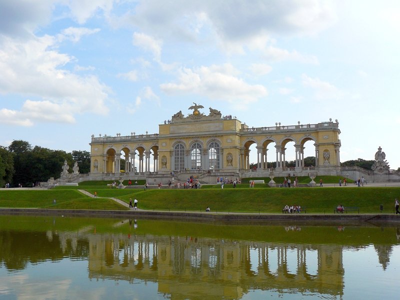 Gloriette Schnbrunn Wien 17-08-2008.