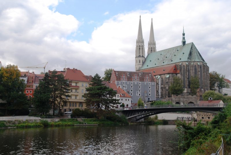 GRLITZ (Landkreis Grlitz), 25.09.2009, Blick von Zgorzelec ber die Neie auf die Kirche St. Peter und Paul