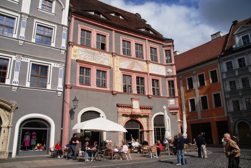 GÖRLITZ (Landkreis Görlitz), 25.09.2009, die ehemalige Ratsapotheke am Untermarkt, die jetzt ein Café beherbergt