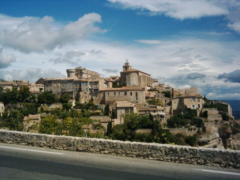 Gordes: berblick ber das schnste und reichste Dorf in dem Lubron.