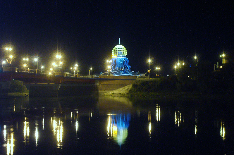 Gorzow Wielkopolski most w nocy / Landsberg an der Warthe Nachtaufnahme