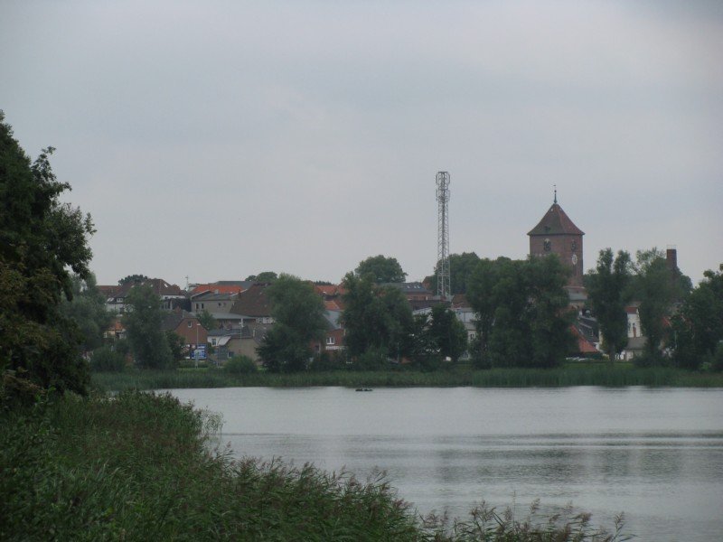 Grevesmhlen, Blick ber den Vielbecker See zur Altstadt, 26.08.2008