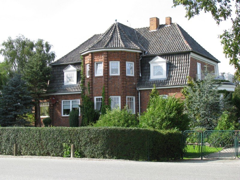 Grevesmhlen, Villa am Degtower Weg, Ecke Grner Weg (Umgehungsstrae L 03), 05.09.2008