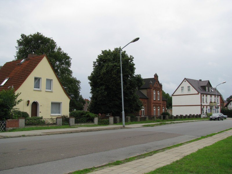 Grevesmhlen; Wohnhuser der oberen Wismarschen Strae, 24.08.2008
