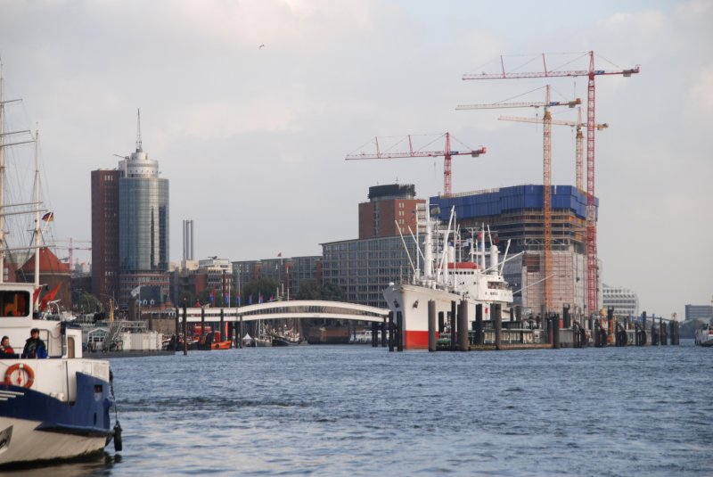 HAMBURG, 25.10.2009, Blick auf die Baustelle Elbphilharmonie