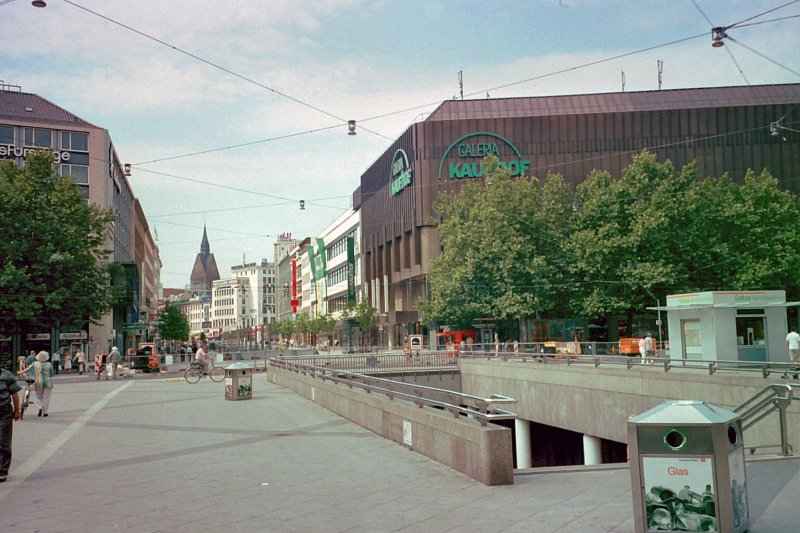 Hannover - Blick vom Bahnhof zur Stadt, Sommer 2003