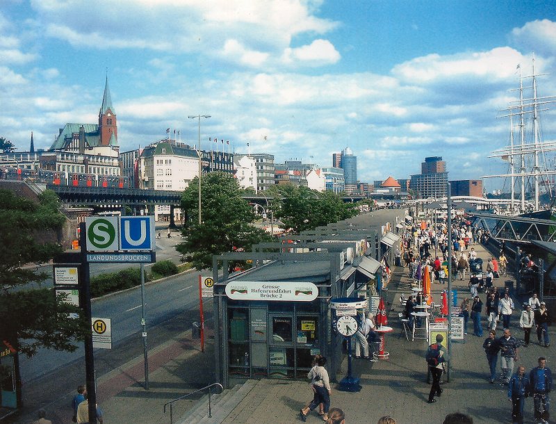 Hansestadt Hamburg, St. Pauli Landungsbrcken - Aufnahme vom  9. 6. 2003