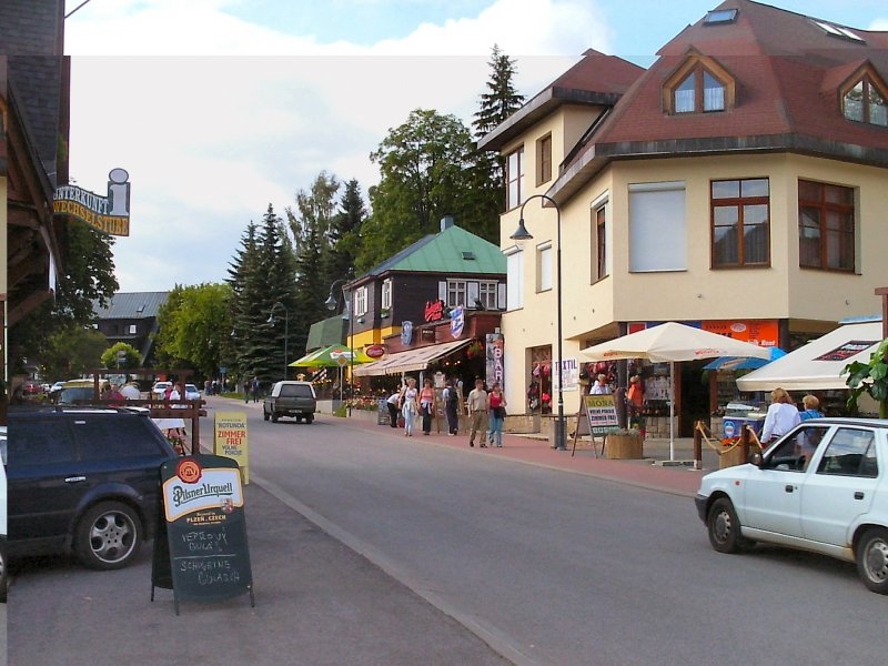 Harrachov, Huser mit Gastronomie  an der Strasse Richtung Poln. Riesengebirge, Sommer 2004