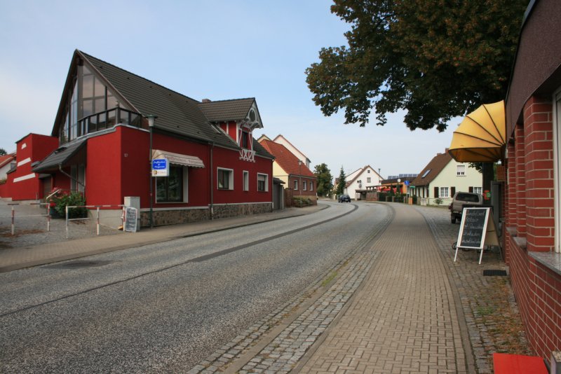 Hauptstrae, Landfleischerei Schulze, Einkaufstipp: Fr alle Hackepeter-Fan´s welche gerne mit diesem belegte Brtchen essen. ;-)

