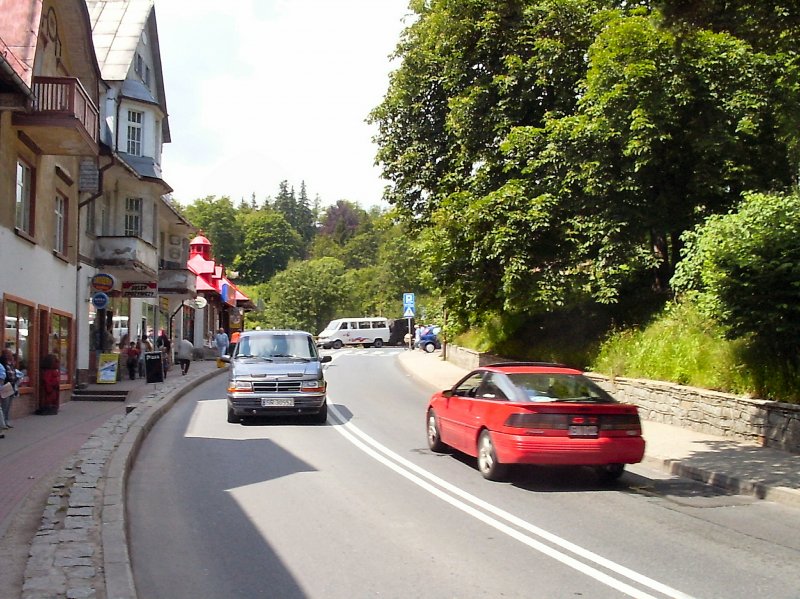 Hauptstrasse in Schreiberhau (Poln. Riesengebirge), Sommer 2004