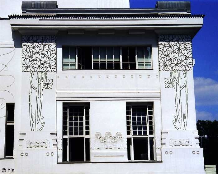 Haus der  Secession , Detail der Seitenansicht (Juli 2002)