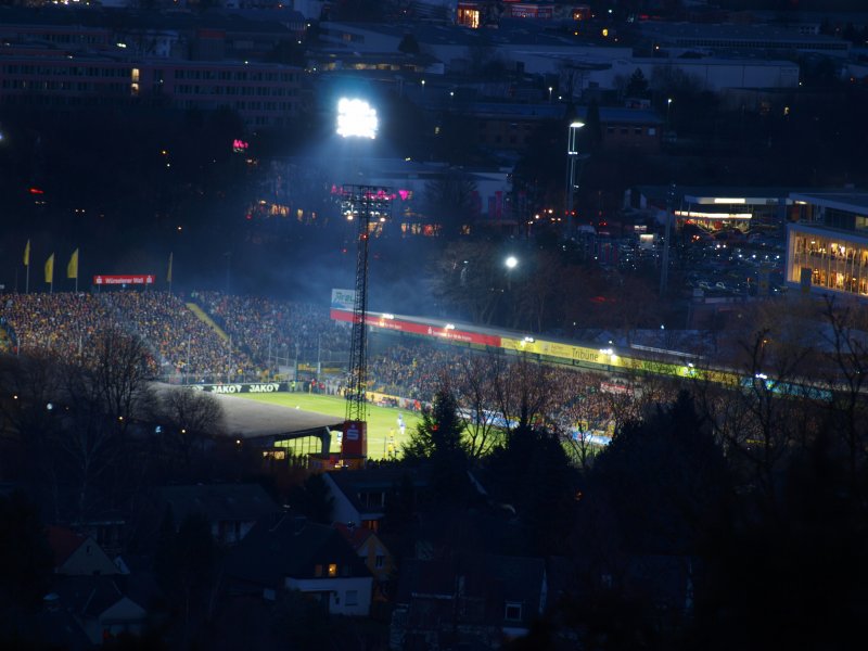 Heimspiel der Alemannia gegen Rostock (3:3) am 06.02.2009 aufgenommen vom Lousberg. Auf dem alten Tivoli wird nur noch die Rckrunde gespielt, dann geht es ins neue Stadion.