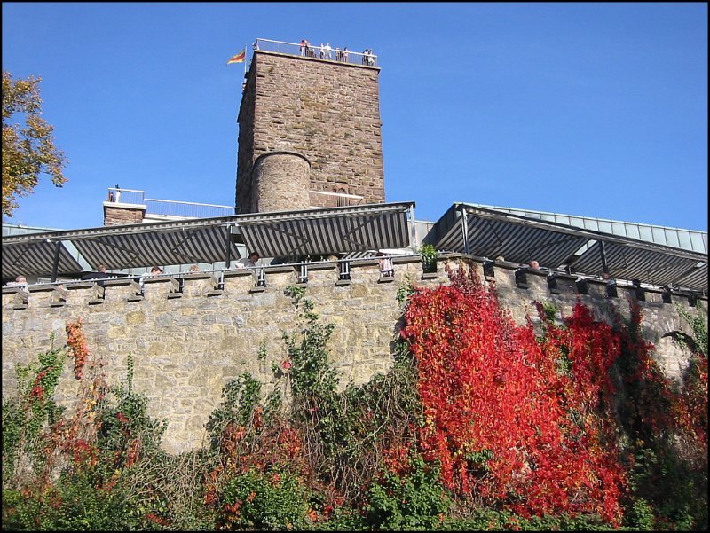 Herbststimmung auf dem Turmberg im Karlsruher Stadtteil Durlach. (24.10.2004)