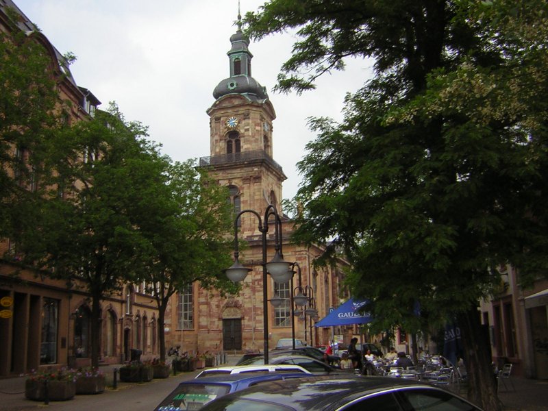 Hier auf dem Bild sieht man die Basilika St.Johann in Saarbrcken.Die Kirche wurde vom Baumeister Stengel erbaut. Er hat auch die Ludwigskirche in Saarbrcken und den St.Johanner Markt Brunnen erbaut.