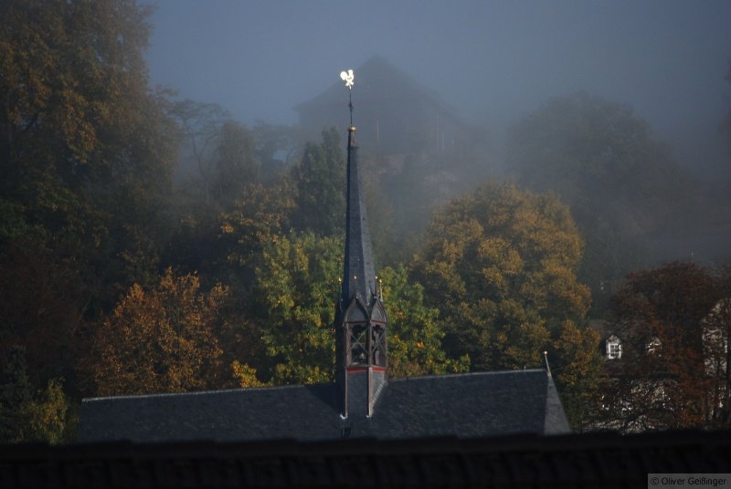 Hier leuchtet der Hahn! Kugelkirche in Marburg. (05. Oktober 2007)