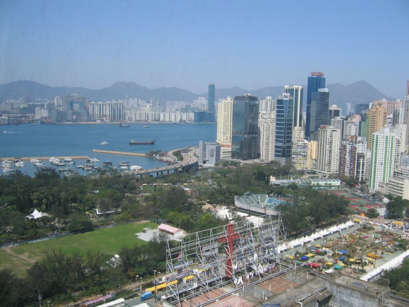 Hong Kong : Blick vom Fenster des Rosedale Hotel in der Shelter Street in Richtung Kowloon ber den Park und den Yachthafen