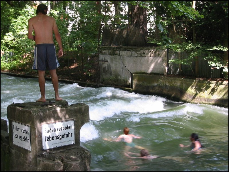 Im Englischen Garten in Mnchen. Ein Beitrag zum Thema Verbote und ihre Wirkung. (Juli 2004)