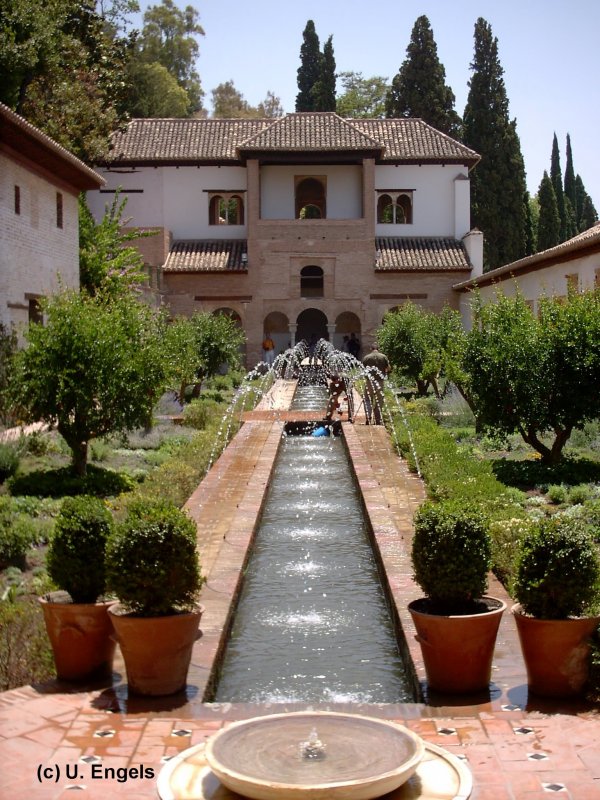 Im Garten der Alhambra in Grenada, Spanien 2005